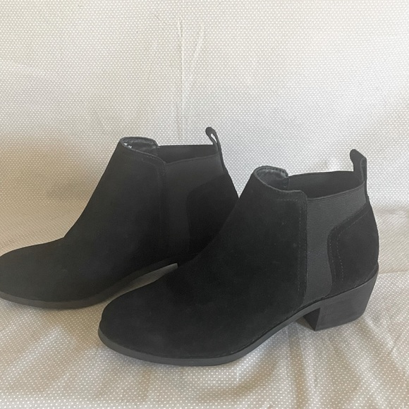 Kelly Katie Zora Chelsea Boot 